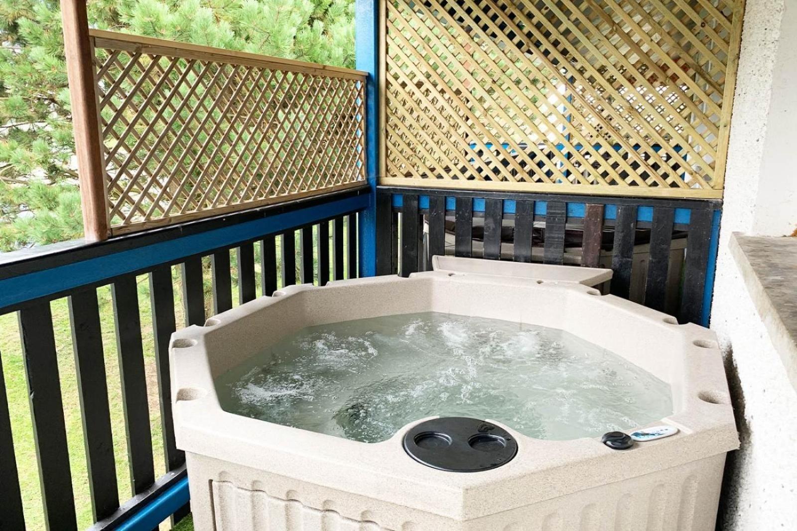 Rathlin Apartment - 2 Bedroom With Hot Tub Ballycastle Luaran gambar